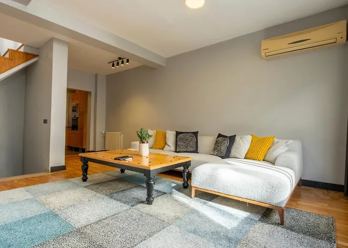 Daire 4-bedroom House With Private Terrace And 2 Bathrooms *