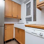 4-bedroom House With Private Terrace And 2 Bathrooms *