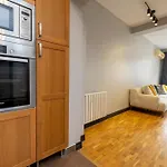 4-bedroom House With Private Terrace And 2 Bathrooms *