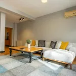 Apartamento 4-bedroom House With Private Terrace And 2 Bathrooms *