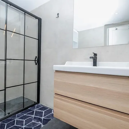 4-bedroom House With Private Terrace And 2 Bathrooms Apartamento