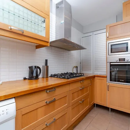 Daire 4-bedroom House With Private Terrace And 2 Bathrooms *