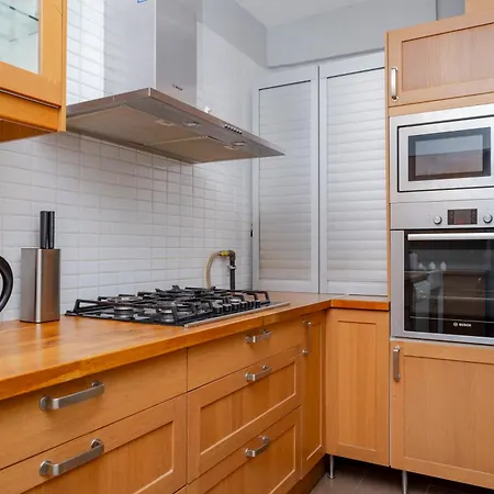 Daire 4-bedroom House With Private Terrace And 2 Bathrooms