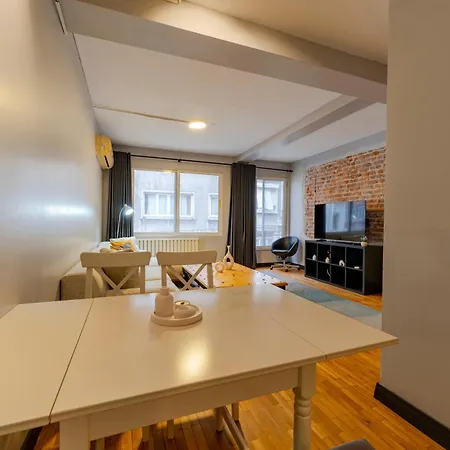 Daire 4-bedroom House With Private Terrace And 2 Bathrooms