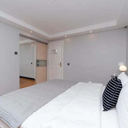 4-bedroom House With Private Terrace And 2 Bathrooms Daire *
