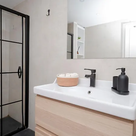 4-bedroom House With Private Terrace And 2 Bathrooms Daire