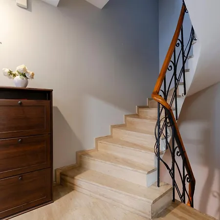4-bedroom House With Private Terrace And 2 Bathrooms Daire İstanbul
