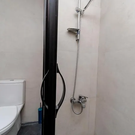 Daire 4-bedroom House With Private Terrace And 2 Bathrooms