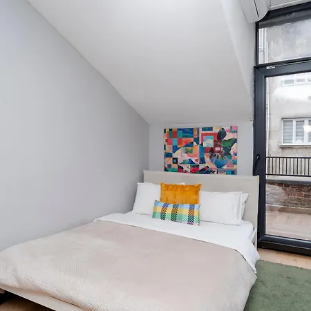 Daire 4-bedroom House With Private Terrace And 2 Bathrooms