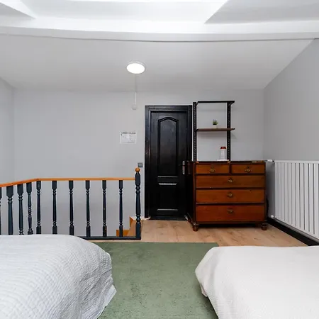 4-bedroom House With Private Terrace And 2 Bathrooms Daire *