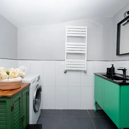 4-bedroom House With Private Terrace And 2 Bathrooms Daire İstanbul