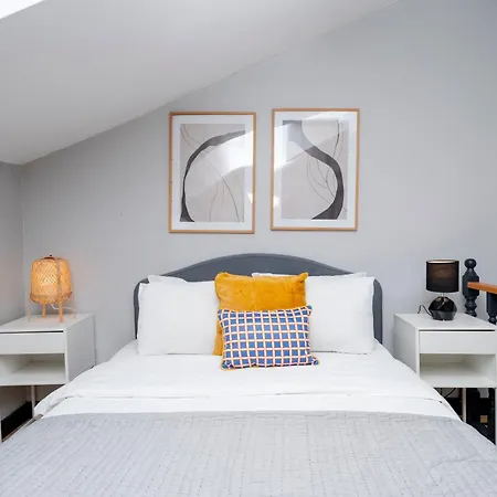 4-bedroom House With Private Terrace And 2 Bathrooms