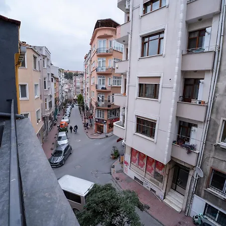 Daire 4-bedroom House With Private Terrace And 2 Bathrooms
