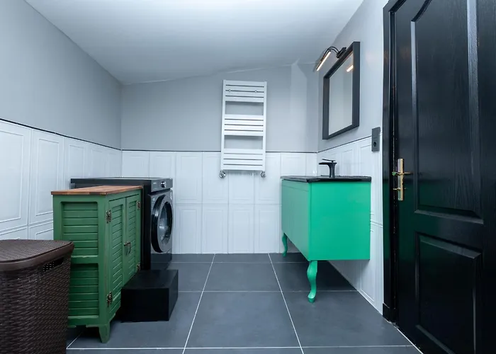 4-bedroom House With Private Terrace And 2 Bathrooms Apartment