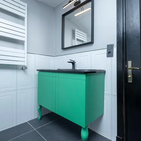 아파트 4-bedroom House With Private Terrace And 2 Bathrooms