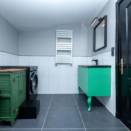 4-bedroom House With Private Terrace And 2 Bathrooms 아파트