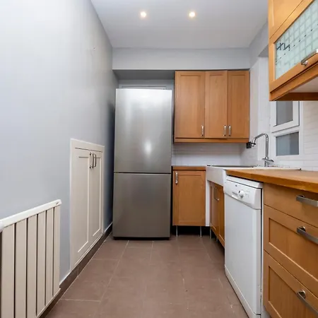 4-bedroom House With Private Terrace And 2 Bathrooms