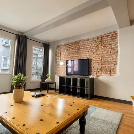 아파트 4-bedroom House With Private Terrace And 2 Bathrooms 이스탄불