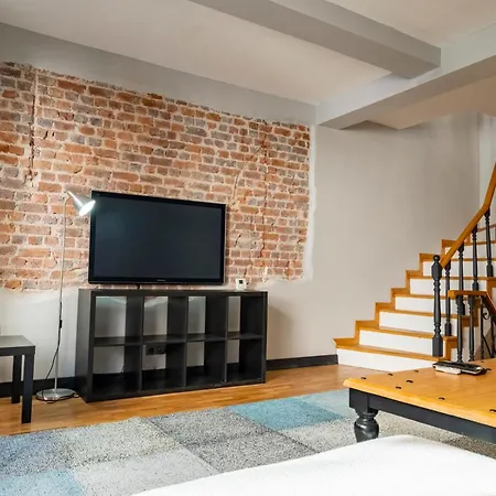 4-bedroom House With Private Terrace And 2 Bathrooms 이스탄불