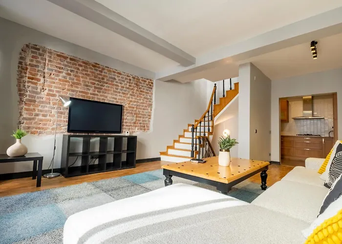 4-bedroom House With Private Terrace And 2 Bathrooms *